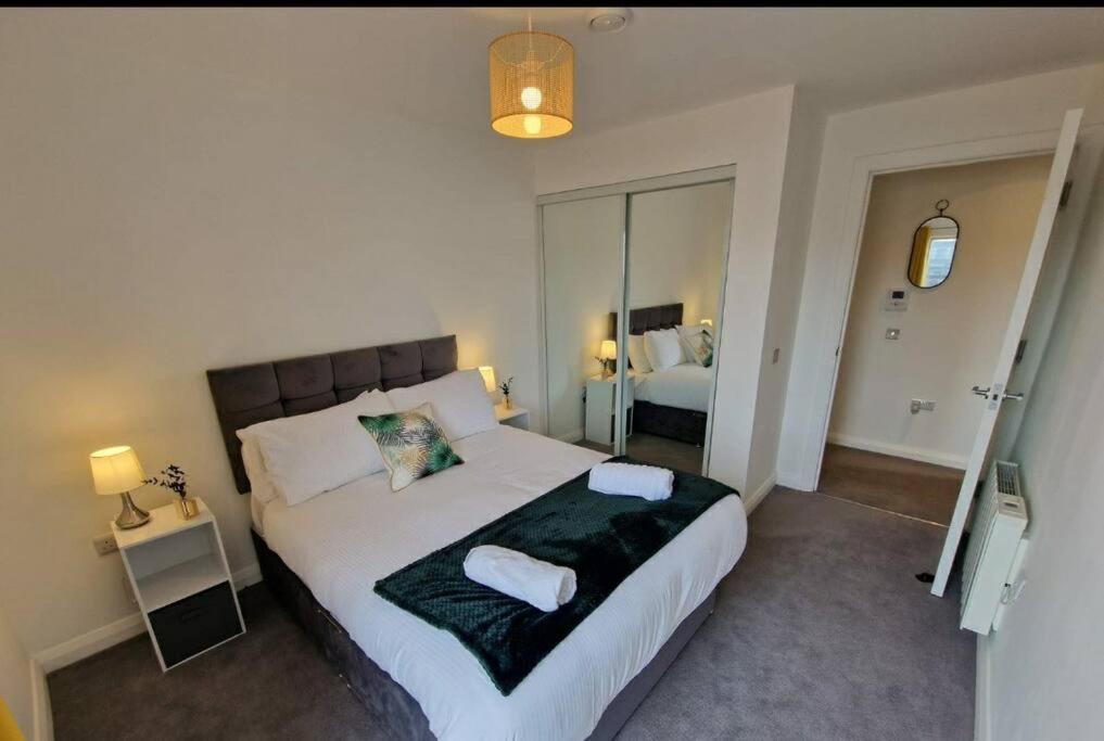 Modern Apartment, Sleeps 6, Belfast City Centre Extérieur photo