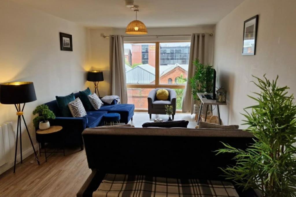 Modern Apartment, Sleeps 6, Belfast City Centre Extérieur photo