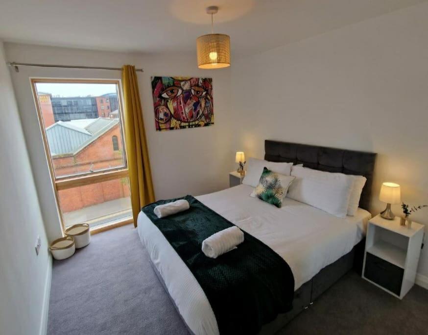 Modern Apartment, Sleeps 6, Belfast City Centre Extérieur photo