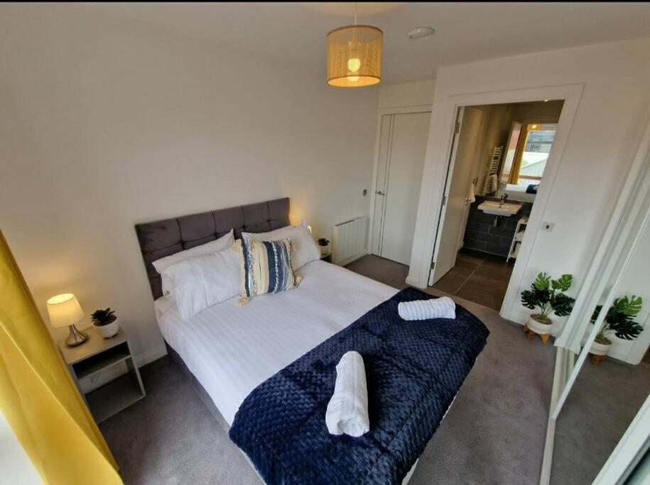 Modern Apartment, Sleeps 6, Belfast City Centre Extérieur photo