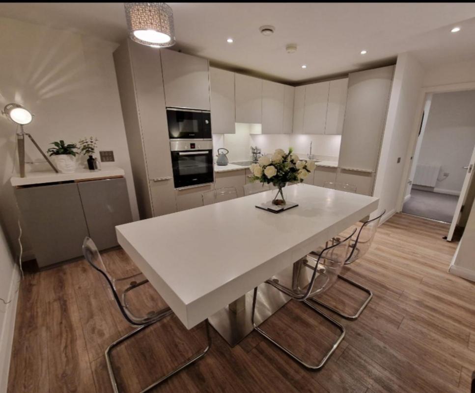 Modern Apartment, Sleeps 6, Belfast City Centre Extérieur photo